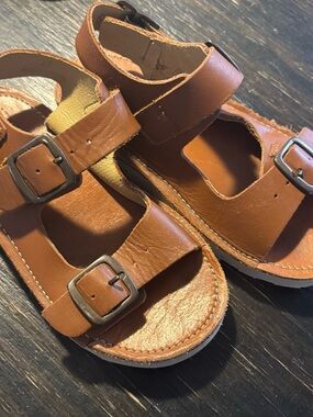 Young soles Kids Leather Buckle Sandals